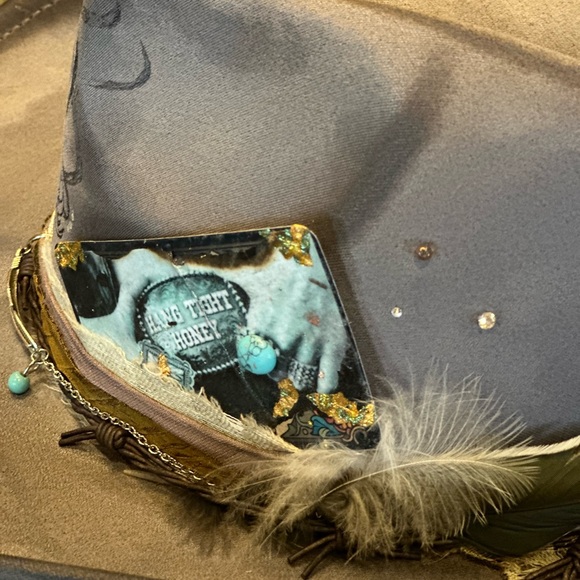 Lainey Wilson Inspired Western Festival Hat - Picture 7 of 12